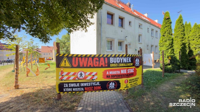 Fot. Robert Stachnik [Radio Szczecin] Ewakuacja budynku przy ulicy Hożej [ZDJĘCIA]