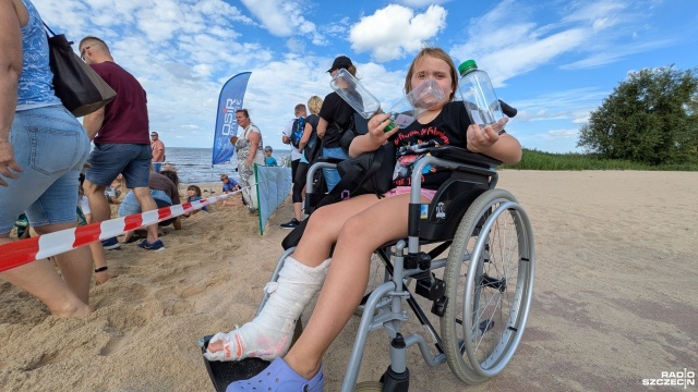 Fot. Maciej Papke [Radio Szczecin] Na plaży w Trzebieży można było wykopać skarby [ZDJĘCIA]