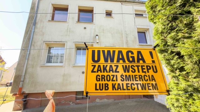 Fot. Robert Stachnik [Radio Szczecin] Budynek przy Hożej zaplombowany. Mieszkańcy w hostelu [ZDJĘCIA]