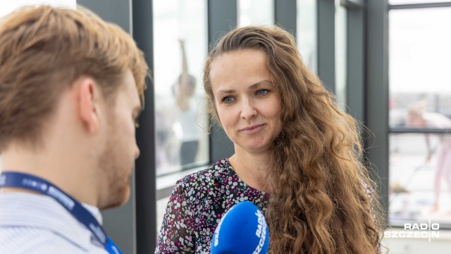 Fot. Robert Stachnik [Radio Szczecin] Ostatnia "joga w chmurach" na tarasach Zamku Książąt Pomorskich w Szczecinie [ZDJĘCIA]