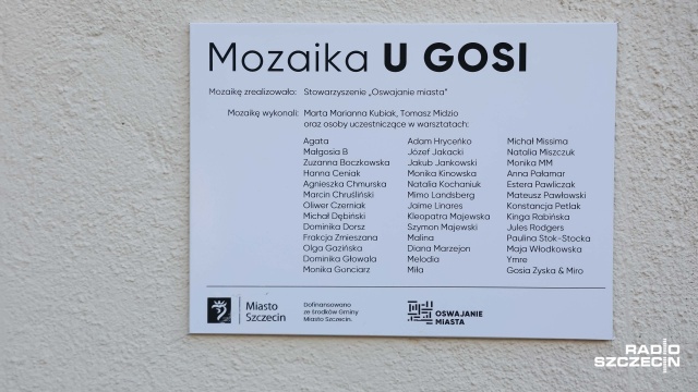 Fot. Robert Stachnik [Radio Szczecin] Nostalgiczna mozaika na ścianie sklepu "U Gosi" została odsłonięta [WIDEO, ZDJĘCIA]