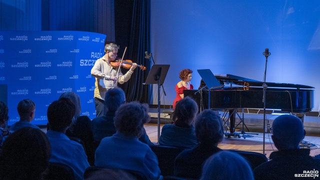Fot. Maciej Papke [Radio Szczecin] Wirtoz skrzypiec, nadzieja ze Szczecina i uczeń z Kenii. Koncert w Radiu Szczecin [ZDJĘCIA]