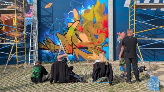 Fot. Maciej Papke [Radio Szczecin] Ściany aresztu przy ul. Kaszubskiej w Szczecinie ozdobią murale [ZDJĘCIA]