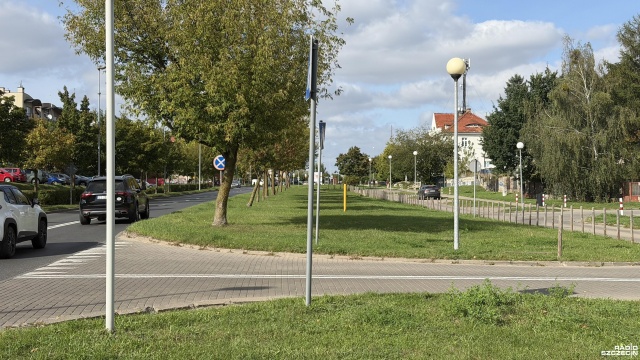 Fot. Wojciech Ochrymiuk [Radio Szczecin] Nowe miejsca parkingowe na Warszewie, kierowcy chcą więcej [ZDJĘCIA]