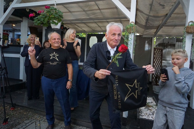 Krzesimir Dębski (w śroku zdjęcia) i Janusz Dudziński w szczecińskim „Sorrento”. Fot. Krzysztof Żurawski Nowe gwiazdy rozbłysły w kultowym „Sorrento” [ZDJĘCIA]