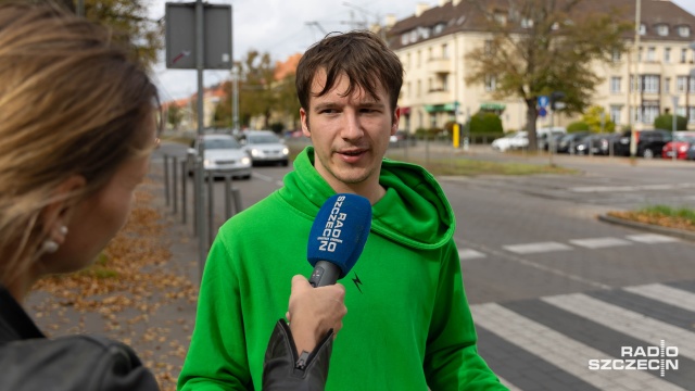 Fot. Robert Stachnik [Radio Szczecin] Miasto chce zwęzić ulicę Mickiewicza dla kierowców. Mieszkańcy odpowiadają zbiórką podpisów [WIDEO, ZDJĘCIA]
