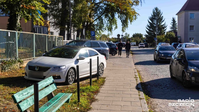 Fot. Robert Stachnik [Radio Szczecin] Parkingowy armagedon na szczecińskim Pogodnie [WIDEO, ZDJĘCIA]