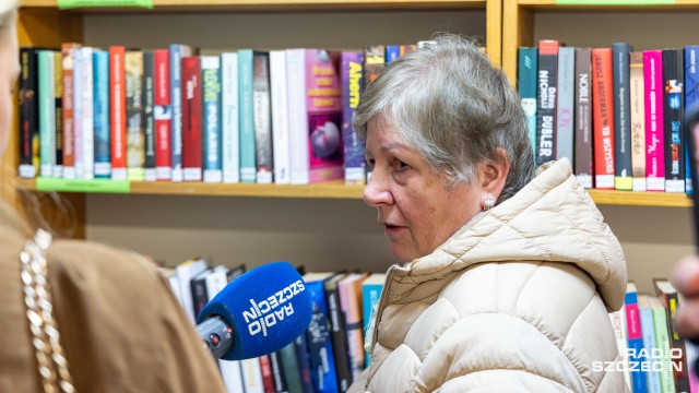 Fot. Robert Stachnik [Radio Szczecin] Miejska biblioteka wyprzedaje książki "za grosze" [ZDJĘCIA]