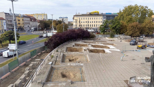 Fot. Robert Stachnik [Radio Szczecin] Przebudowa Placu Solidarności najprawdopodobniej z opóźnieniem [ZDJĘCIA]
