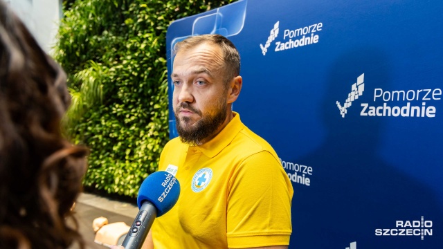 Fot. Robert Stachnik [Radio Szczecin] Urzędnicy podjęli próbę bicia rekordu w resuscytacji [ZDJĘCIA]