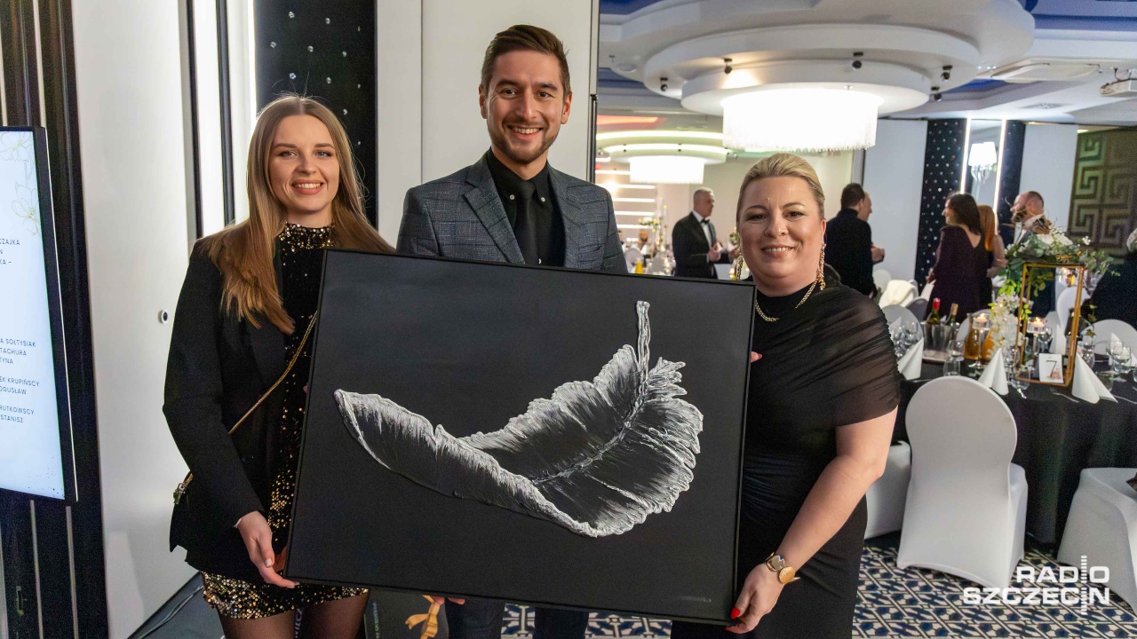 Charytatywny bal na rzecz Stowarzyszenia Hospicjum Królowej Apostołów w Tanowie [ZDJĘCIA]