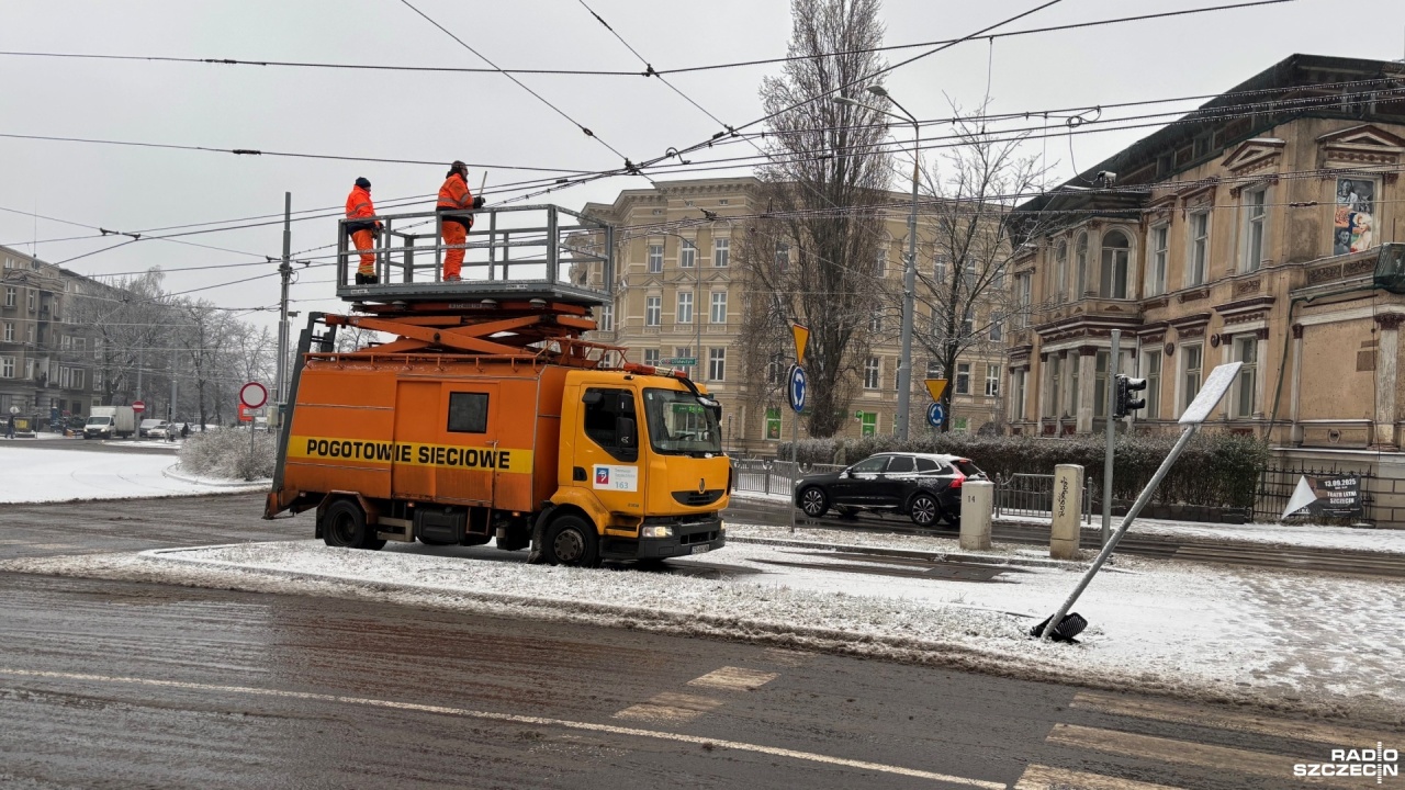Tramwaje nie jeżdżą. Uruchomiona została komunikacja zastępcza [WYKAZ TRAS]