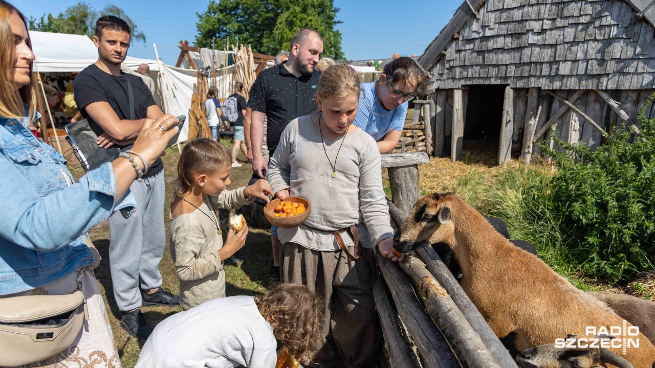 Ostatni dzień Festiwalu Słowian i Wikingów. "Tu jest jak w średniowieczu" [WIDEO, ZDJĘCIA]
