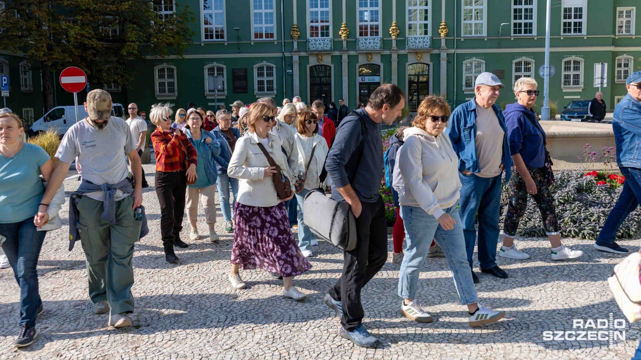Odkrywali życiorysy i historie stojące za nazwami ulic Szczecina [ZDJĘCIA]