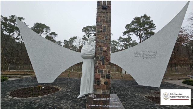 Zakończyła się modernizacja Pomnika Żołnierzy 1. Armii Wojska Polskiego w Starych Łysogórkach.