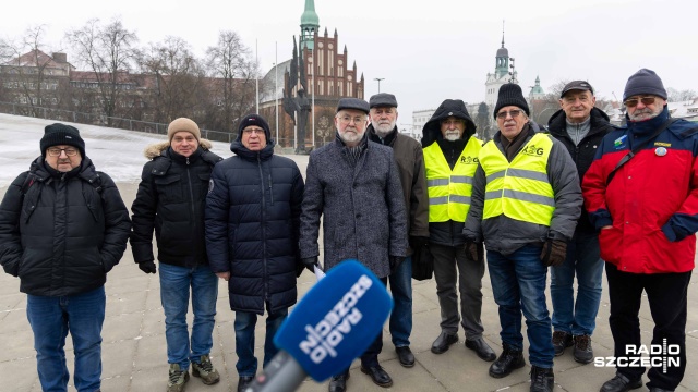 Wolność dla polskiego patrioty - pod takim hasłem działacze szczecińskiej opozycji antykomunistycznej protestowali na Placu Solidarności przeciwko skazaniu Adama Borowskiego, byłego opozycjonisty z czasów PRL.