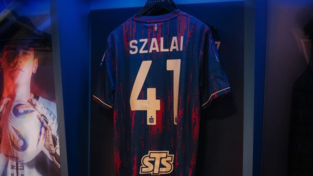 Pogoń wzmacnia skład przed zmaganiami w ekstraklasie. Nowym piłkarzem szczecińskiej drużyny został Węgier Attila Szalai (czyt. Salaj).