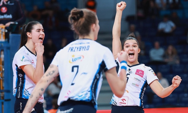 Zawodniczki wyruszyły rano w podróż na drugi koniec Polski na mecz Tauron Ligi. Policzanki zagrają jutro w Rzeszowie z prowadzącym w tabeli Developresem.