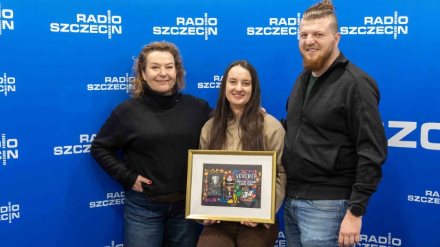 Mateusz Watral wygrał w Radiu Szczecin spacer śladami bohaterów powieści Elżbiety Cherezińskiej Sydonia. Słowo się rzekło. Na konto Wielkiej Orkiestry Świątecznej Pomocy wpłynęło ponad 7000 złotych.