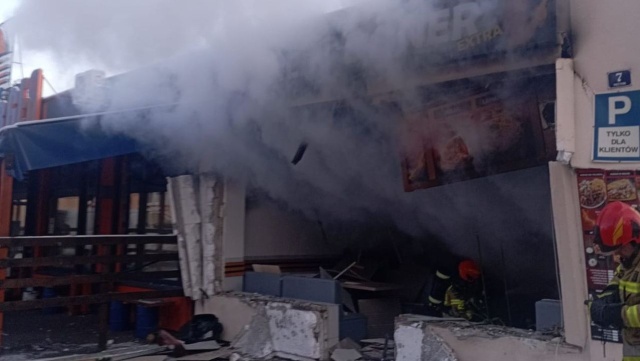 5 zastępów straży pożarnej gasiło wczoraj pożar w Drawsku Pomorskim. To po tym jak w jednym z lokali gastronomicznych przy ulicy Pocztowej wybuchła butla z gazem.