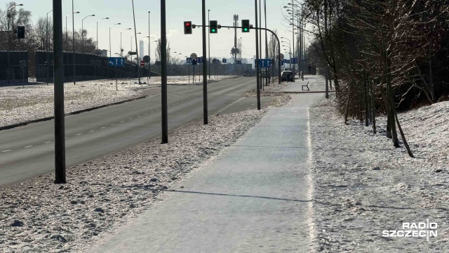 Instytut Meteorologii i Gospodarki Wodnej ostrzega przed marznącym deszczem i gołoledzią. Alert obowiązuje w całym województwie zachodniopomorskim.