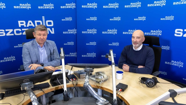 To codzienna walka o bezpieczeństwo pasażerów i punktualność. Prezes goleniowskiego lotniska na naszej antenie wyjaśniał, jak wygląda utrzymanie portu lotniczego podczas takiej pogody jak w czwartek.