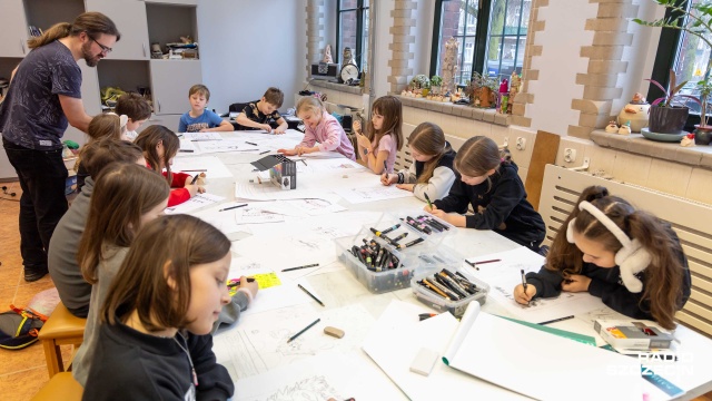 Pilates, fotografia, tworzenie komiksów albo gry logiczne. W szczecińskim Pałacu Młodzieży ferie spędzane są na poszerzaniu pasji i odkrywaniu nowych hobby.