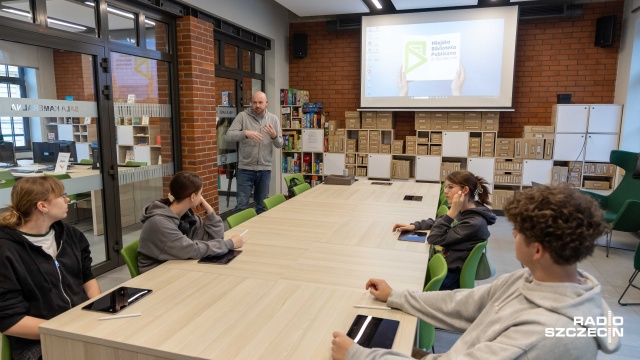 Szczecińska Miejska Biblioteka Publiczna robi krok w kierunku nowoczesnych technologii. W ramach większego programu Biblioteka 3.0 w filii numer 7 odbyły się pilotażowe warsztaty z animacji cyfrowej.