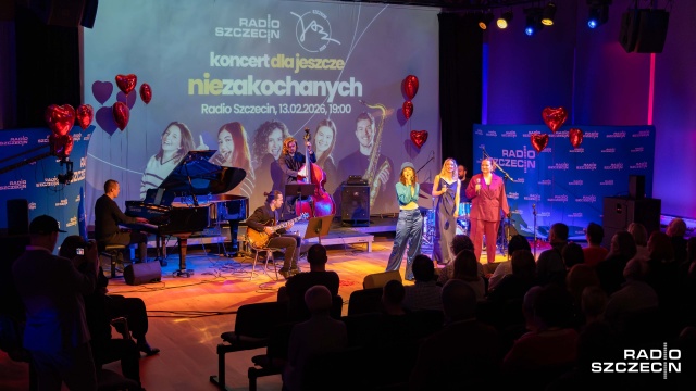 Koncert dla jeszcze niezakochanych w studiu S-1 Radia Szczecin zamienił wieczór w prawdziwe muzyczne walentynki.