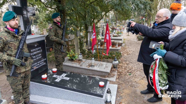 Z okazji 107. rocznicy zakończenia powstania Instytut Pamięci Narodowej wyremontował pomnik nagrobny Wincentego Dąbrowicza.