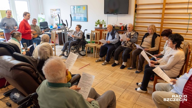 Wizyta u fryzjera manicurzysty czy pedicurzysty dla szczecińskich seniorów nie musi być wyzwaniem. Centrum Usług Społecznych uruchomiło usługę opiekuńczo-kosmetyczna na miejscu zamieszkania.