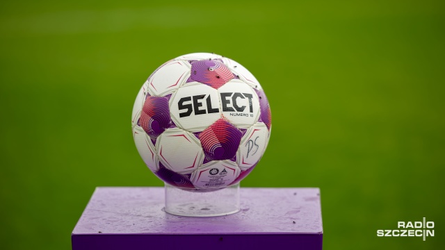 Piłkarki nożne Pogoni z przytupem powróciły po zimowej przerwie do zmagań w ekstralidze kobiet. Szczecinianki w pierwszym tegorocznym meczu pokonały na wyjeździe UKS SMS Łódź 3:0 w 12 kolejce rozgrywek.