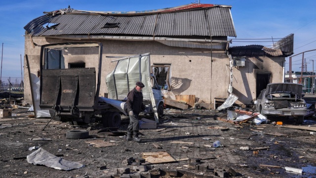 Cztery lata temu Rosja rozpoczęła pełnoskalową inwazję na Ukrainę. Od 24 lutego 2022 roku życie milionów ludzi naznaczone jest niepewnością, stratą i lękiem.