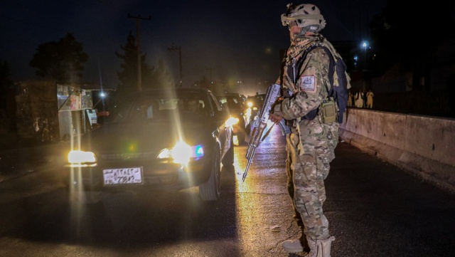 Siły powietrzne Pakistanu zbombardowały Afganistan. Celem były obiekty wojskowe i budynki rządowe talibów w stolicy. Minister obrony Pakistanu stwierdził, że czara jego cierpliwości się przepełniła, a to co dzieje się teraz, to już otwarta wojna.