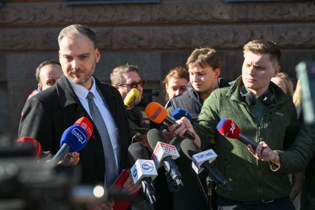 Trwający na Bliskim Wschodzie konflikt uniemożliwia wielu Polakom powrót do kraju. Nasi rodacy utknęli na lotniskach oraz w hotelach i tam oczekują na rozwój wydarzeń.