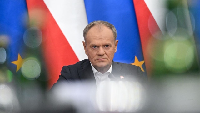 Prawie 3 tysiące Polaków zostało do tej pory ewakuowanych z Bliskiego Wschodu - przekazał premier Donald Tusk.