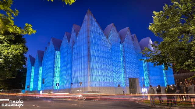 Budynki Komendy Wojewódzkiej Policji i Filharmonia im. Mieczysława Karłowicza w Szczecinie zaświecą się w kolorze błękitu.