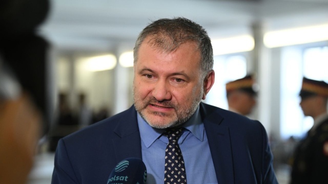 Zawetowana przez prezydenta Karola Nawrockiego reforma procedury karnej miała wzmacniać prawo do obrony i ograniczać nadużywanie tymczasowego aresztowania - podkreślił szef MS Waldemar Żurek. W jego ocenie, weto wobec tych przepisów to obrona starego myślenia o państwie.