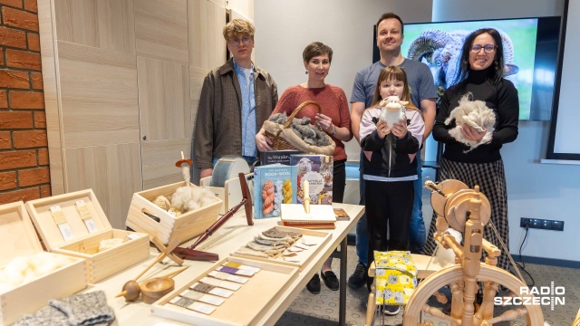 To wydarzenie wpisuje się w globalny trend slow fashion oraz powrót do naturalnego rękodzieła. Mowa o spotkaniu w ramach Projektu Polska Wełna, które odbyło się w filii nr 7 Biblioteki Miejskiej w Szczecinie