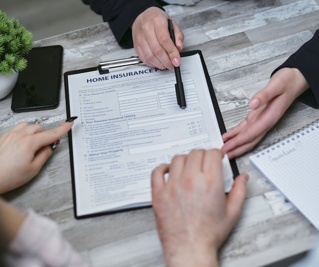 Planowanie majówki 2026 to czas radości i relaksu, ale nie zapominajmy o odpowiednim ubezpieczeniu turystycznym. Wybór właściwej polisy może znacząco wpłynąć na komfort i bezpieczeństwo podczas wyjazdu, dlatego warto wiedzieć, na co zwrócić uwagę.