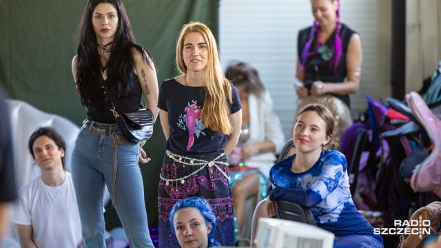 Syreny w basenie, czyli zlot miłośniczek mermaidingu. W Szczecinie plusk zrobił się wyjątkowo magiczny. Na basenie Politechniki Morskiej trwa Zlot Syren - wydarzenie, które przyciągnęło około 50 uczestniczek z całej Polski.