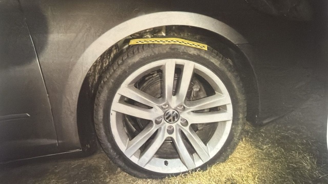 Zniszczył osobówkę i podpalił busa - to 39-latek z powiatu białogardzkiego.