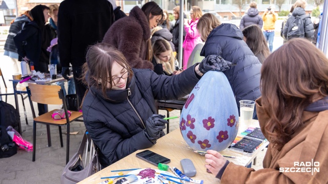 Pingwin, cyfry i zajączki - pod ZUTem po raz kolejny malowano jaja [ZDJĘCIA]