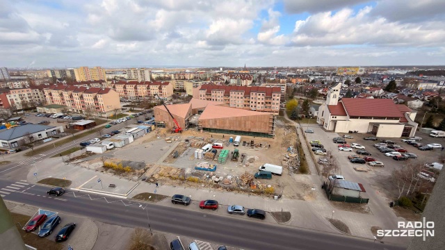 Mediateka na szczecińskim prawobrzeżu ma być gotowa w połowie lipca. Miasto zaakceptowało wniosek wykonawcy o wydłużenie terminu.