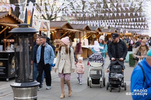 Przed nami kolejny dzień z atrakcjami szczecińskiego Jarmarku Wielkanocnego. Odwiedzającym towarzyszyć będą Zespół Pieśni i Tańca Szczecinianie oraz Szczeciński Chór Chłopięcy Słowiki.