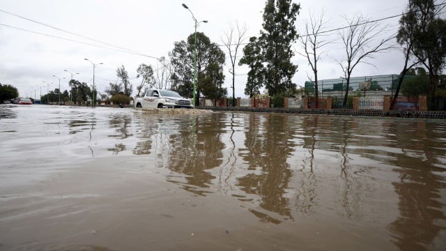 W wyniku ulewnych deszczy i powodzi, które trwały przez tygodnie, w Kenii zginęło już 108 osób - poinformowała w sobotę kenijska policja w zaktualizowanym bilansie ofiar śmiertelnych żywiołu.