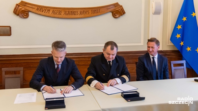Pierwsze sto milionów złotych z przeznaczeniem na budowę następcy Nawigatora XXI trafiło do Politechniki Morskiej w Szczecinie.