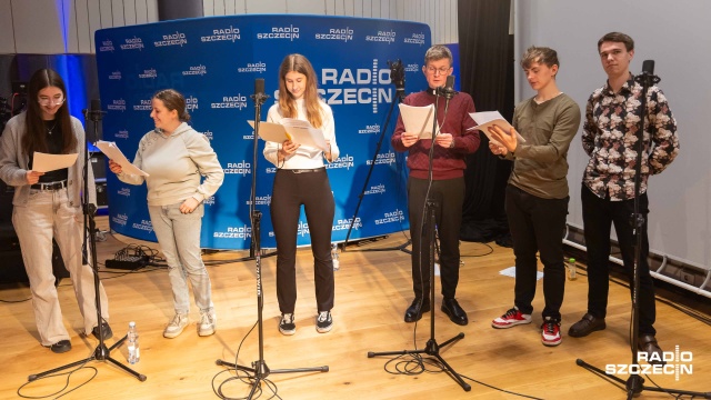 Klerycy, uczniowie i przyjaciele szczecińskiego seminarium duchownego nagrali Misterium Męki Pańskiej w studiu koncertowym Radia Szczecin.