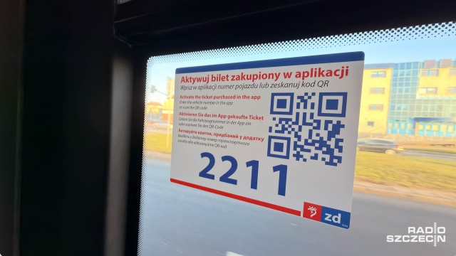 Teraz zamieszanie wokół kodów QR w szczecińskiej komunikacji miejskiej. Mimo, że rozwiązanie jest nadal jest nieaktywne, to jego obecność w autobusach czy w tramwajach już wprowadza w błąd.