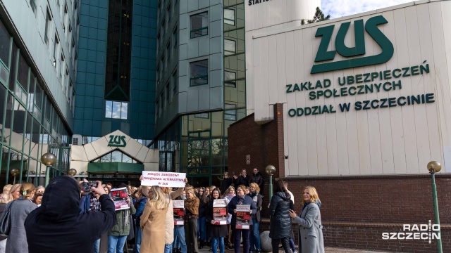 Ogólnopolska akcja protestacyjna pracowników Zakładu Ubezpieczeń Społecznych. Jej akcenty widoczne były także w stolicy Pomorza Zachodniego. Zatrudnieni nie godzą się z propozycją podwyżki na poziomie 200 złotych brutto.
